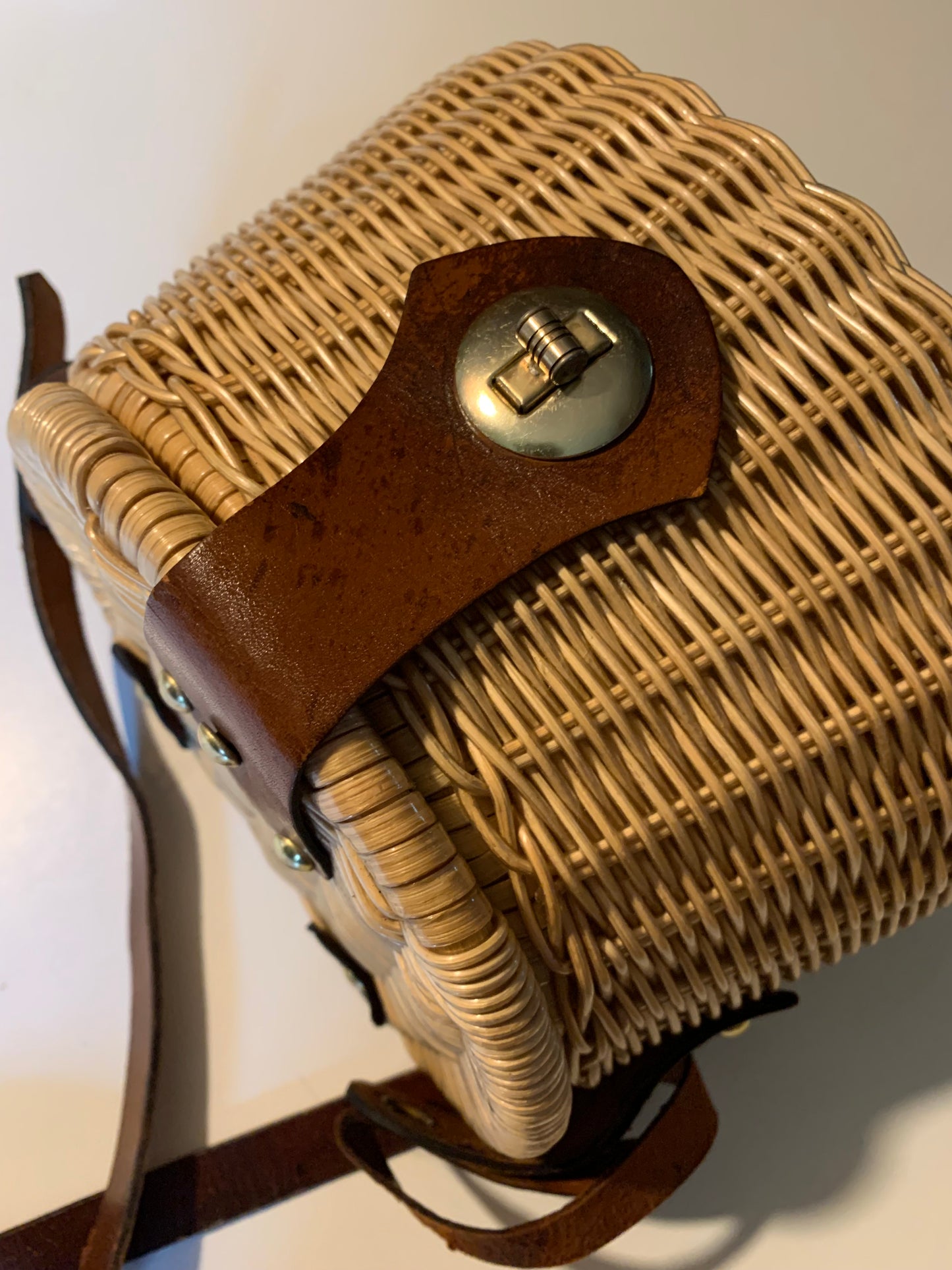 Fisherman's Basket Style Wicker Handbag circa 1960s