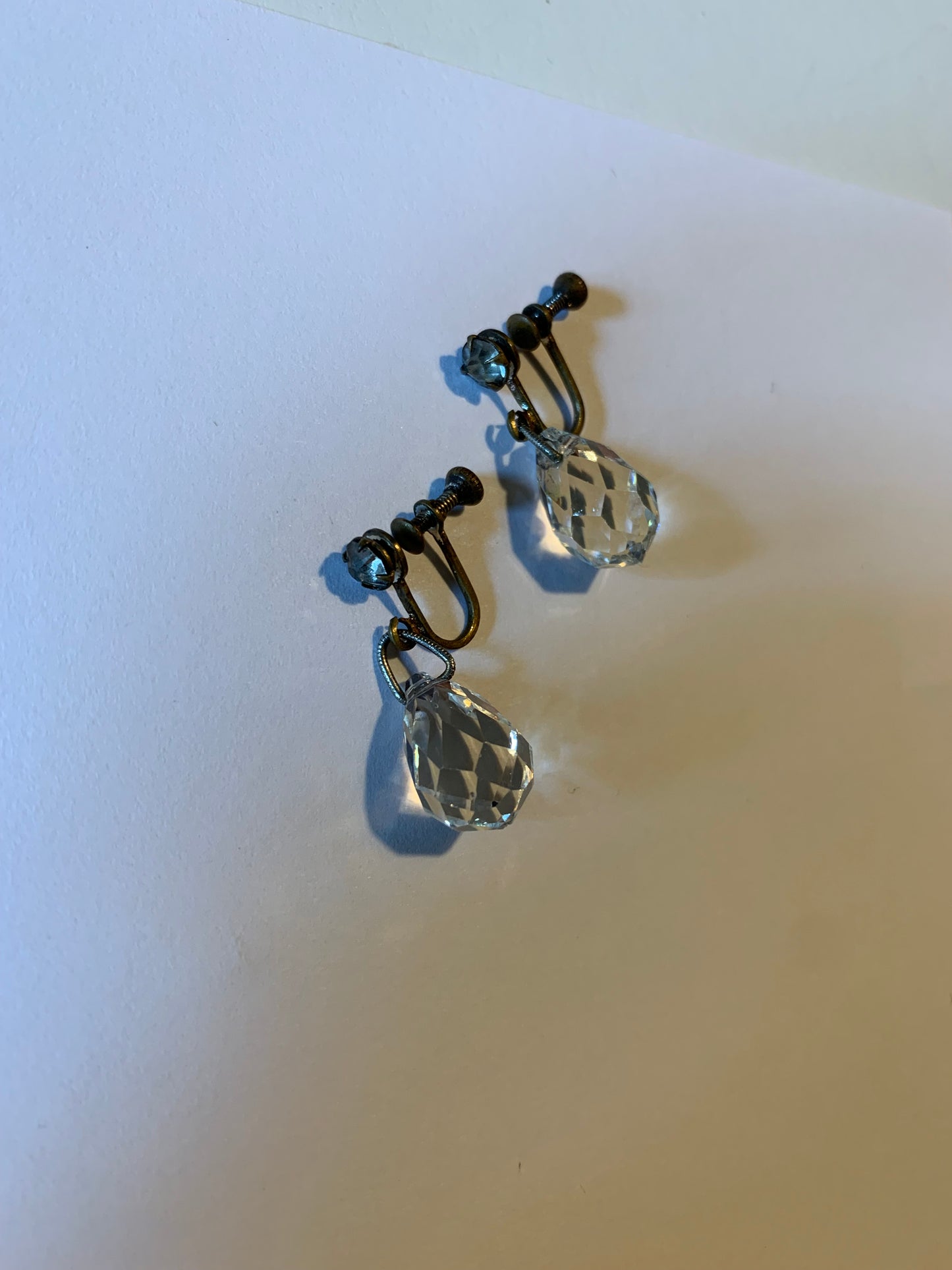 Glamorous Faceted Lead Crystal Droplet Screwback Clip Earrings circa 1940s