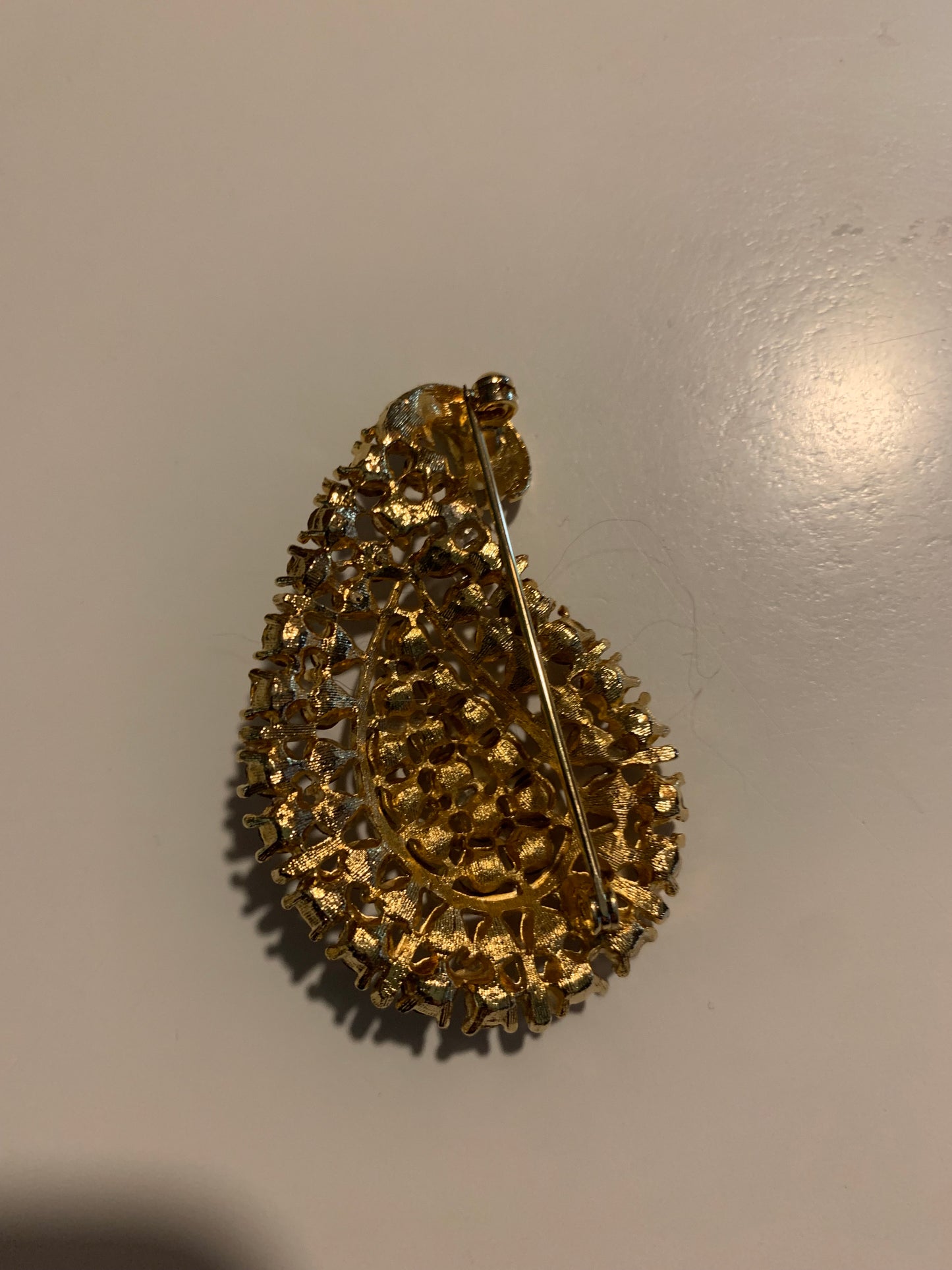 Honey Coiored Paisley Rhinestone Brooch circa 1960s