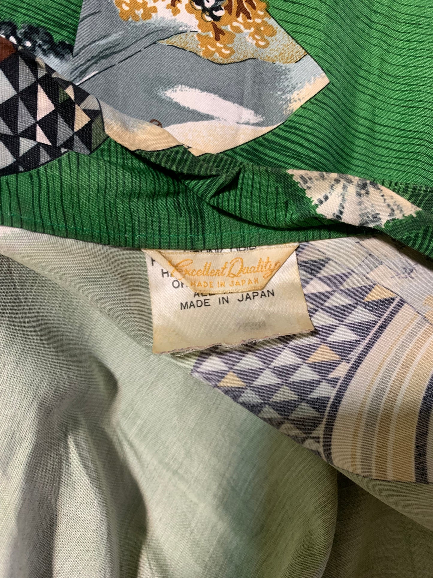 Deep Green Mountain Print Cold Rayon Japanese Robe circa 1940s