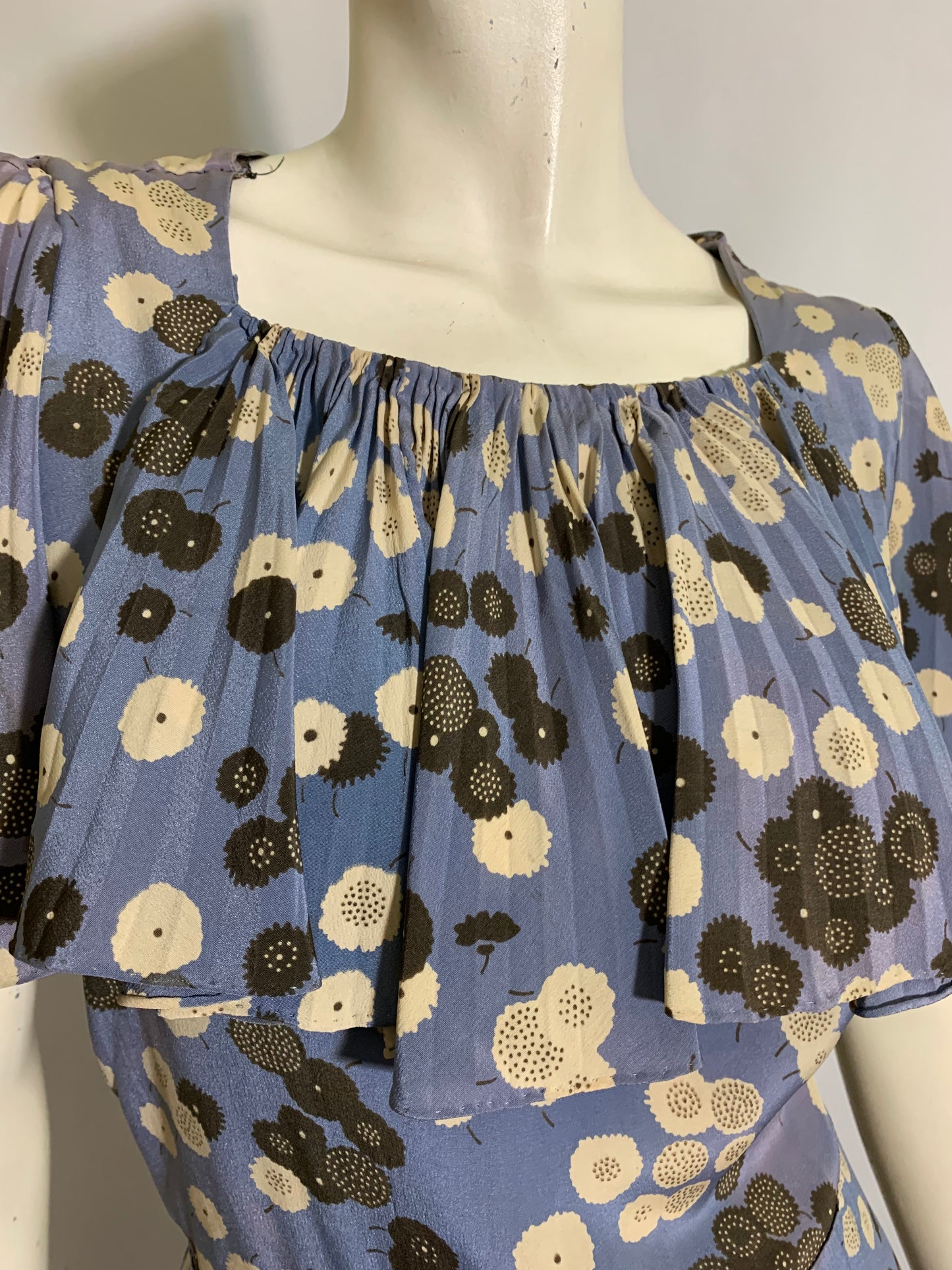 Art Deco Print Lilac Silk Dress with Caped Pleated Sleeves circa 1930s