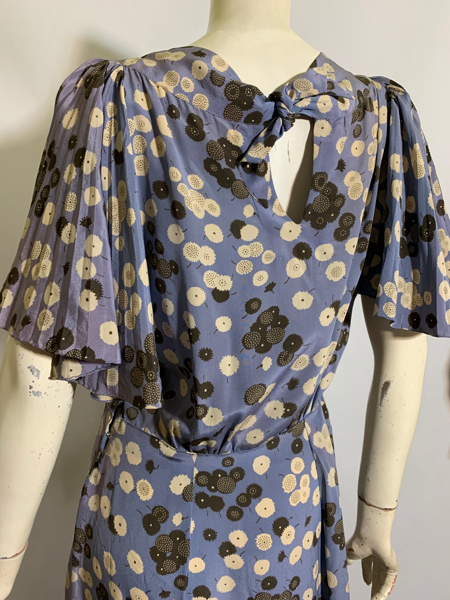 Art Deco Print Lilac Silk Dress with Caped Pleated Sleeves circa 1930s