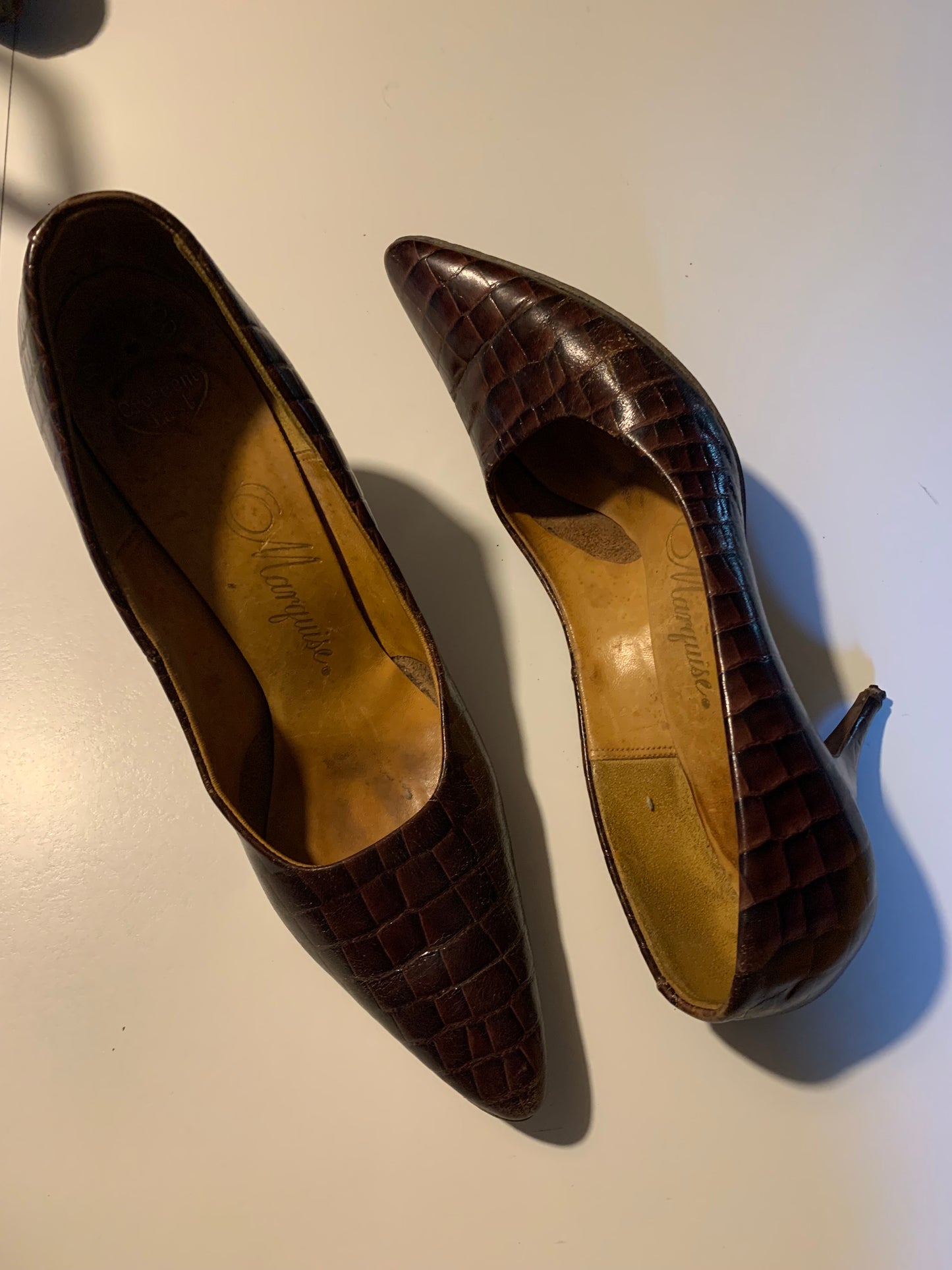 Classic Bark Brown Alligator High Heel Shoes circa 1960s 6N