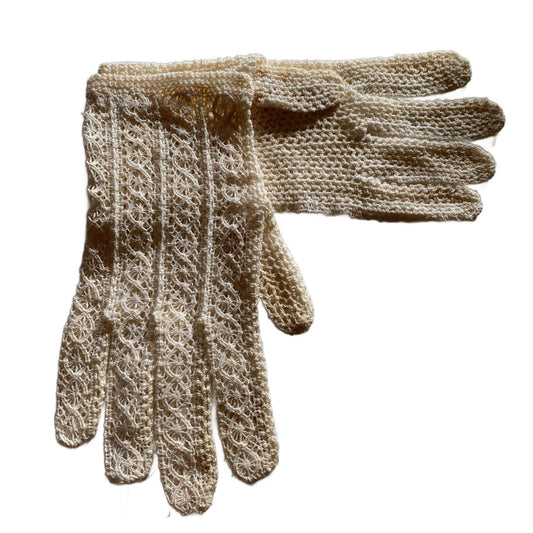 Winter White Crochet Lace Gloves Faux Pearl Button circa 1910s