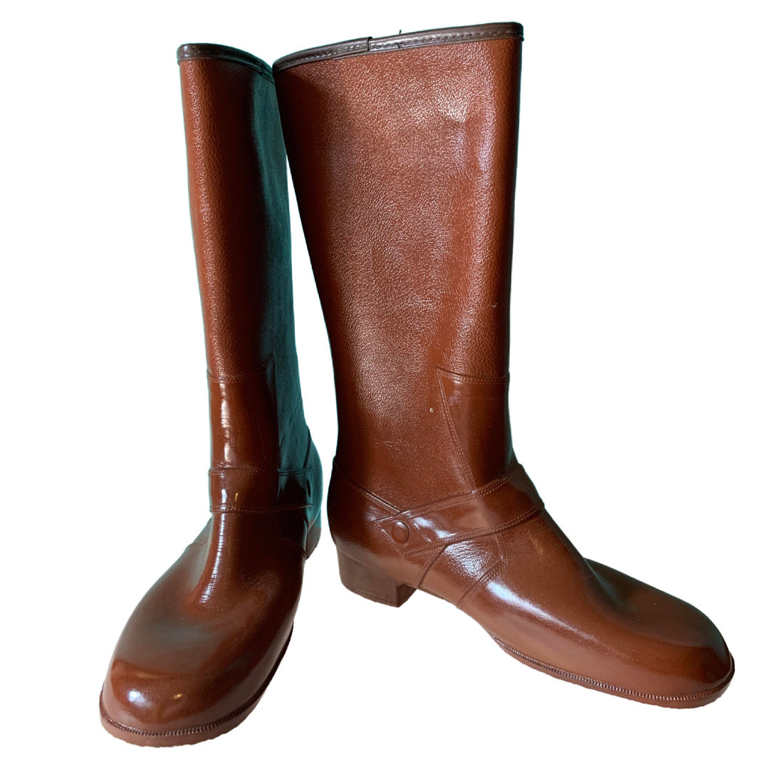 Glossy Cinnamon Brown Rubber Rain Boots circa 1970s US 6