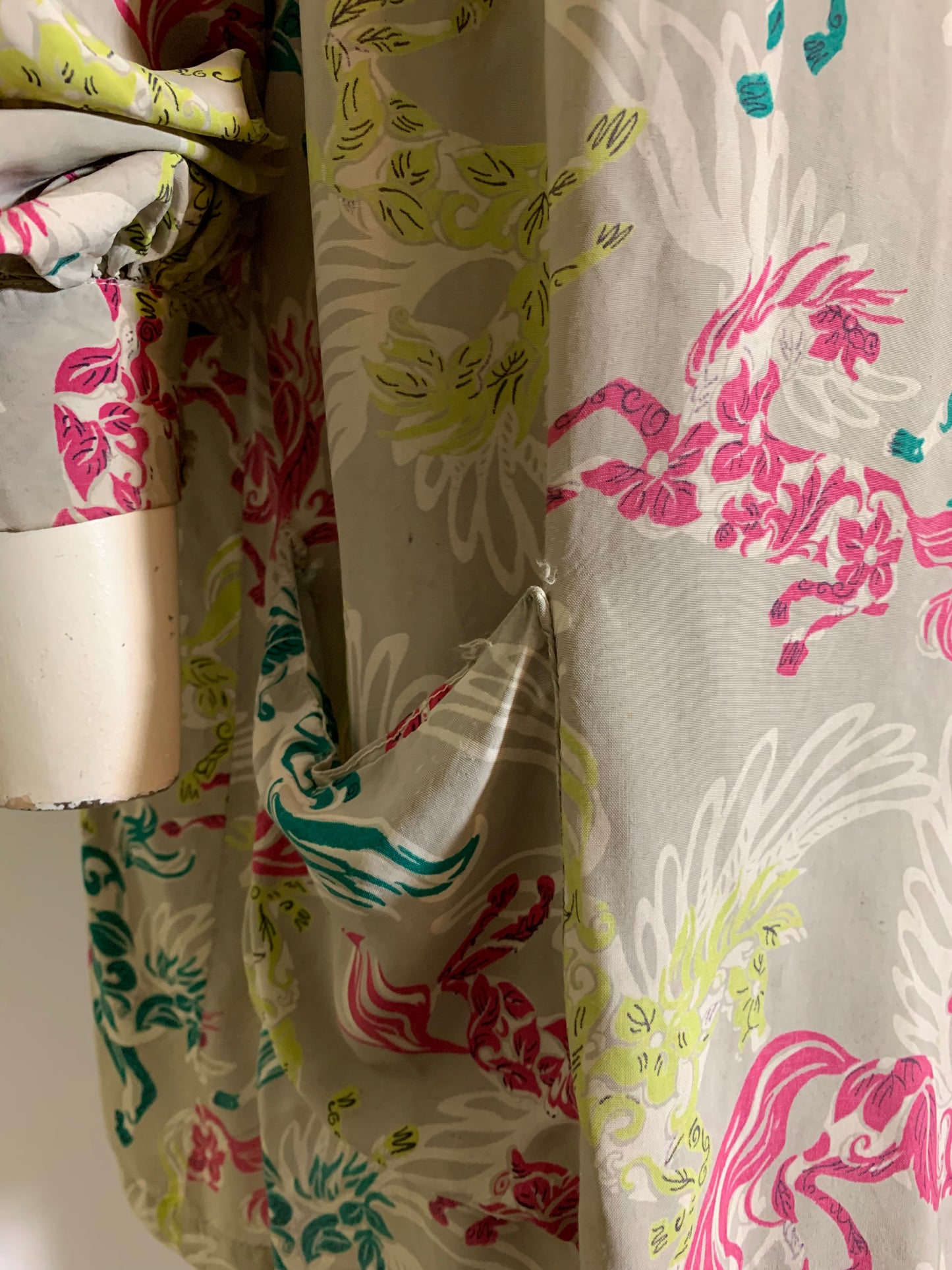 Magical Multicolored PEGASUS Novelty Print Rayon Smock Blouse circa 1940s