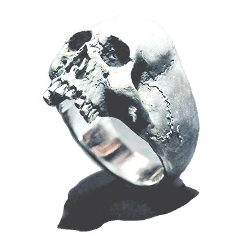 Crypt- the Gothic Skull Ring 2 Colors