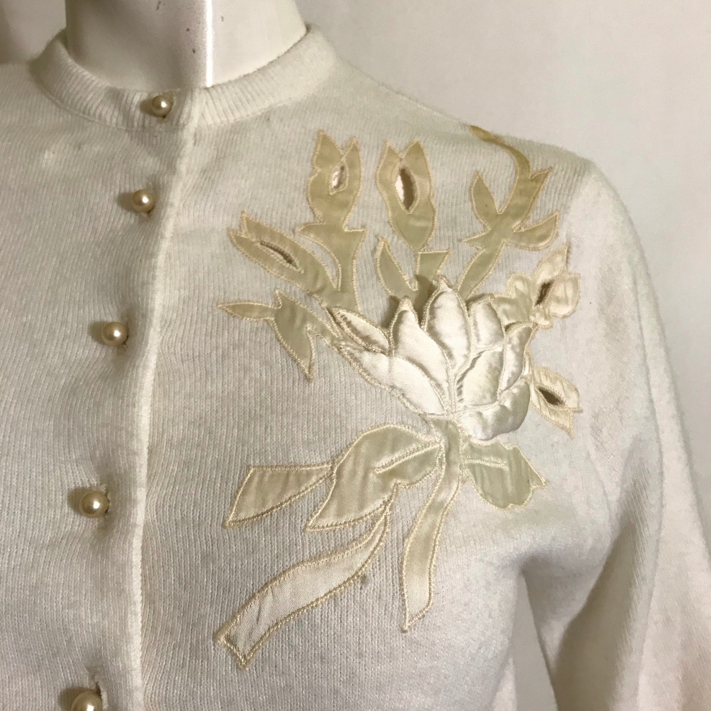Satin Cutwork Floral Accented Ivory Cardigan Sweater circa 1950s