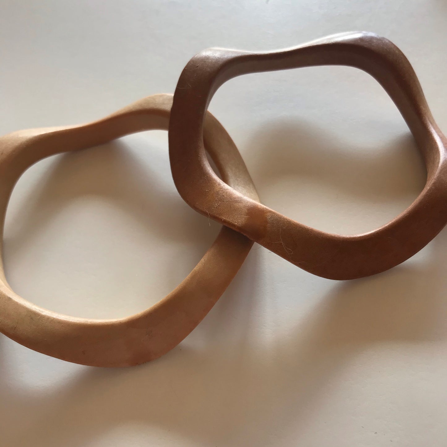 Wavy Wood Look Plastic Set Bangle Bracelets circa 1960s