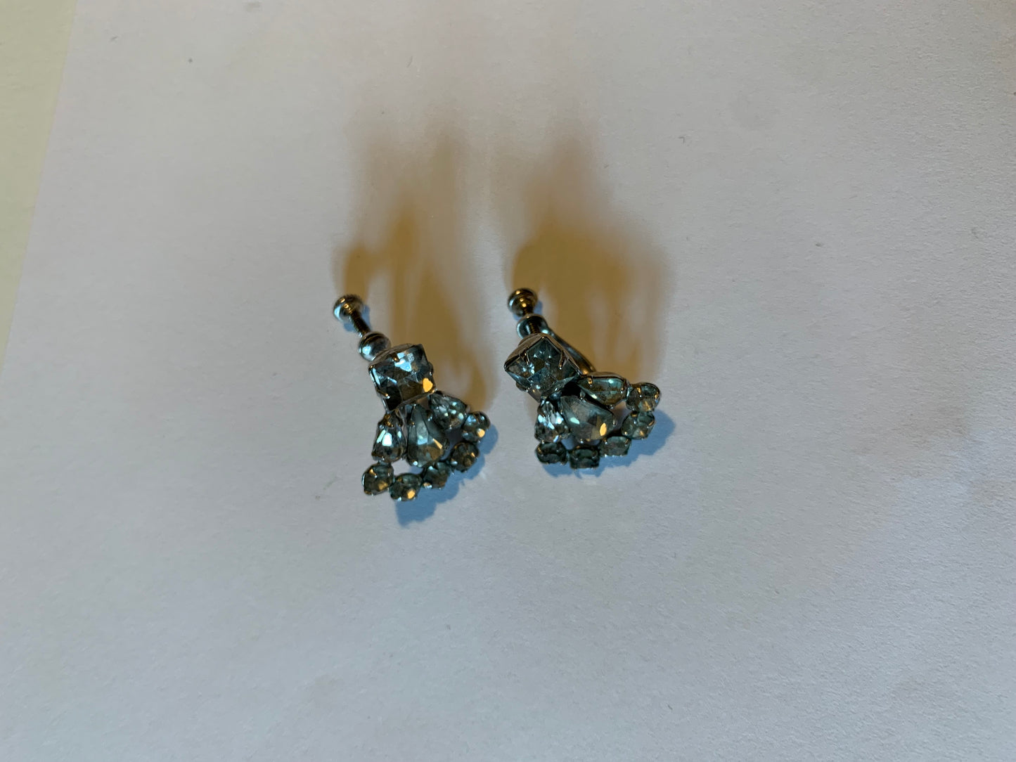 Small Clear Cluster Rhinestone Screwback Clip Earrings circa 1940s