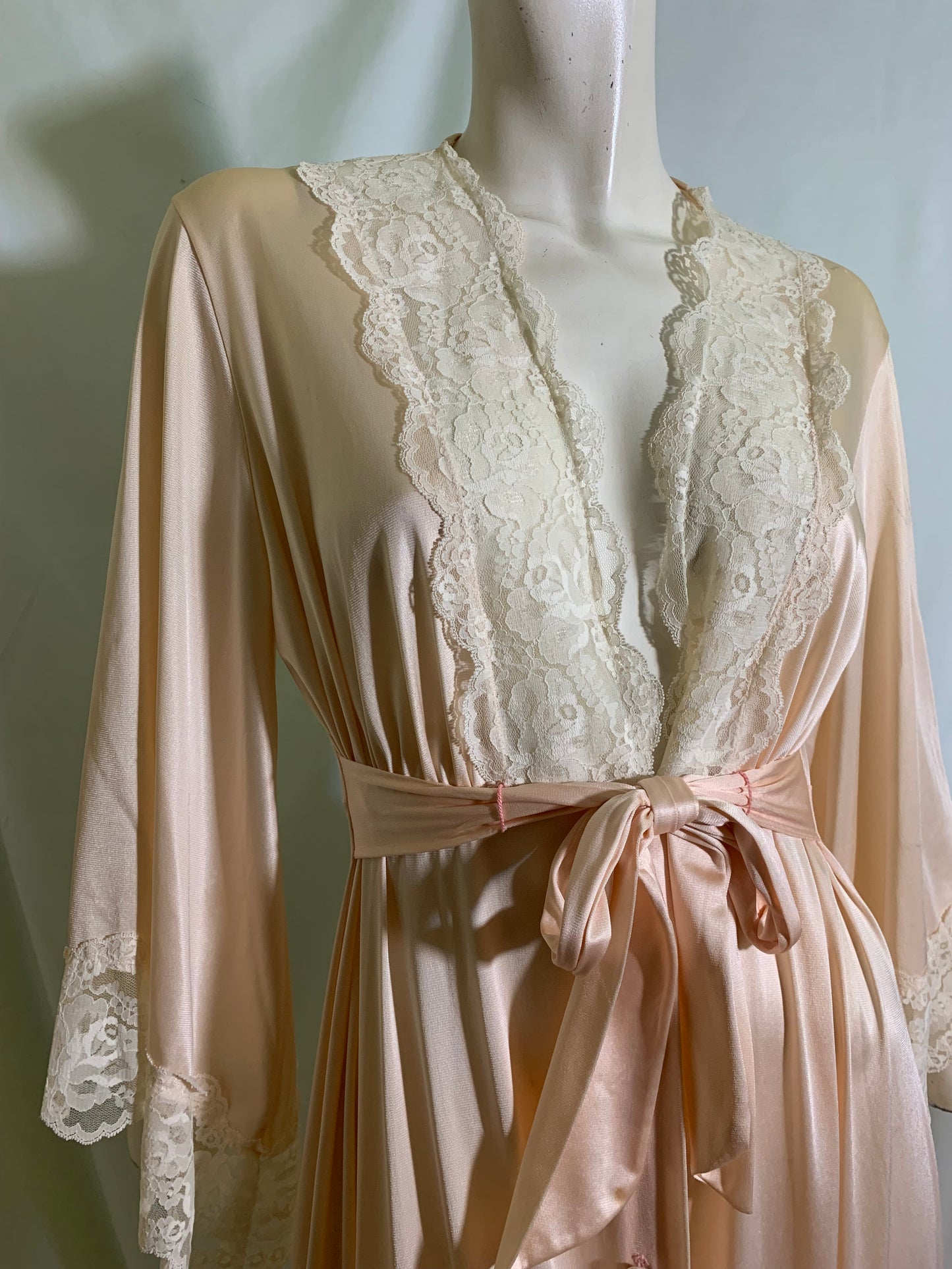 Dreamy Pale Pink Nylon Dressing Gown Robe Lace Trime Batwing Sleeves circa 1980s