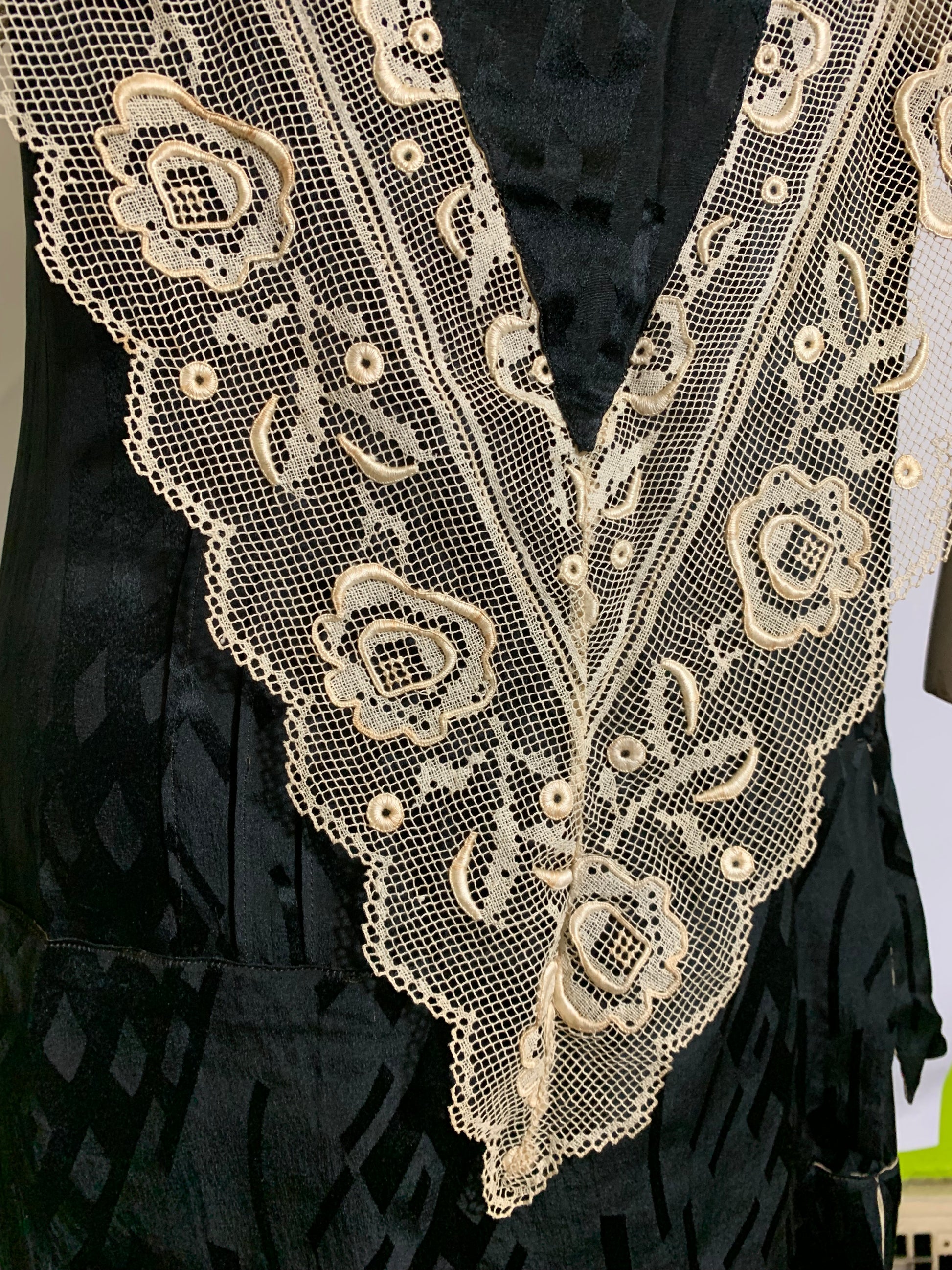 Black Silk Dropped Waist Dress with Wide Lace Trim circa 1920s Dorothea's Closet Vintage Black Silk Dropped Waist Dress with Wide Lace Trim circa 1920s Dorothea's Closet Vintage