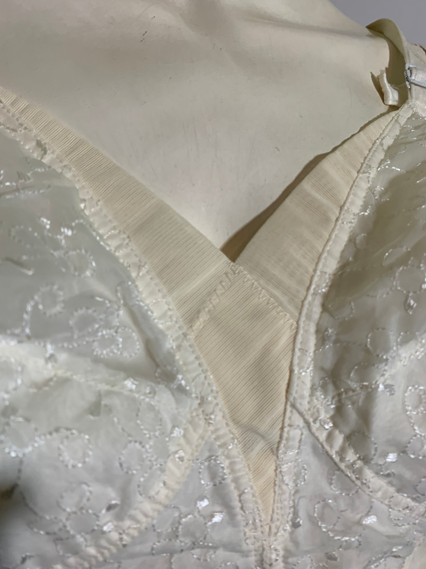 Pin Up Peaked Bust White Cotton Embroidered Bra circa 1960s