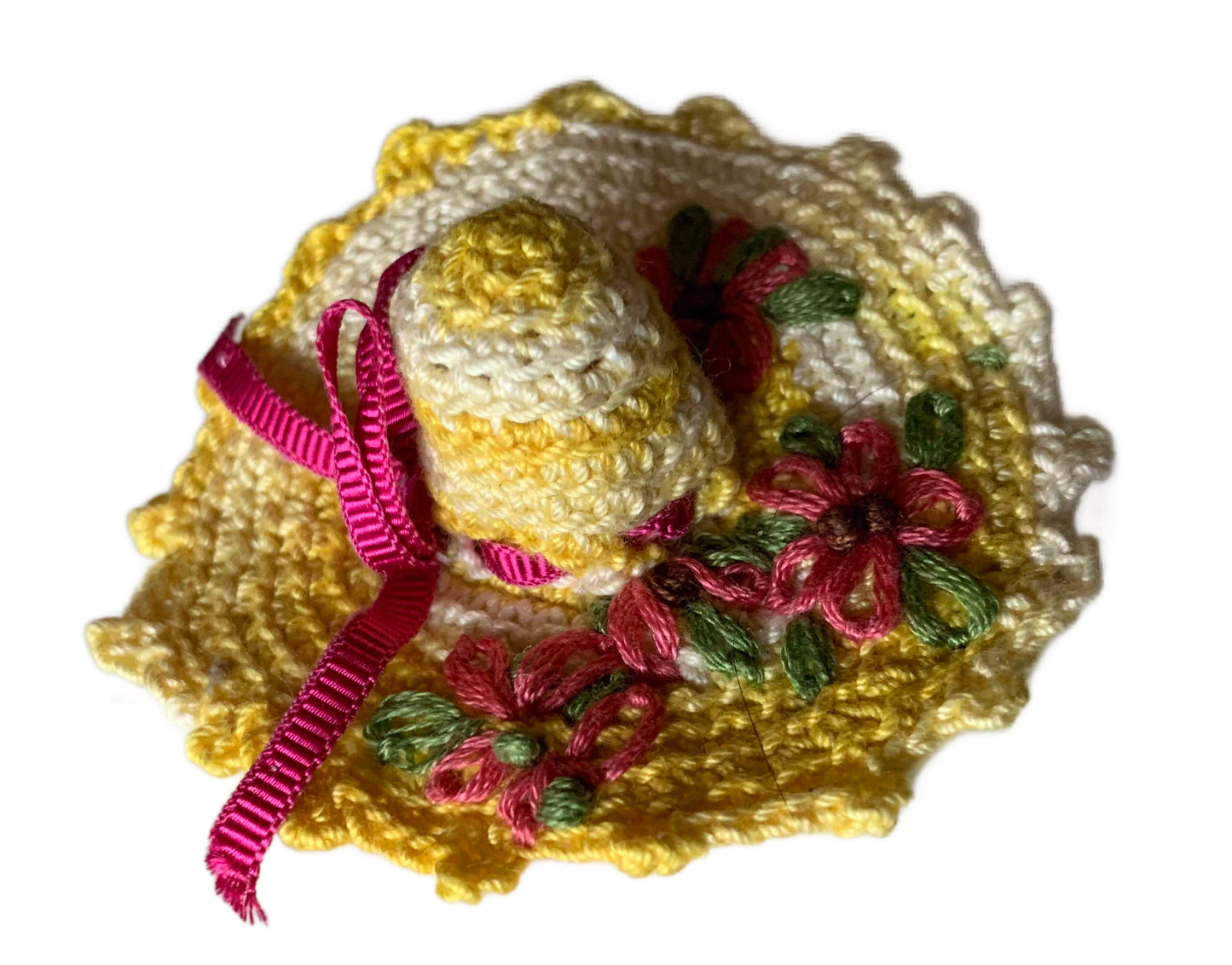 Crocheted Garden Hat Brooch circa 1940s