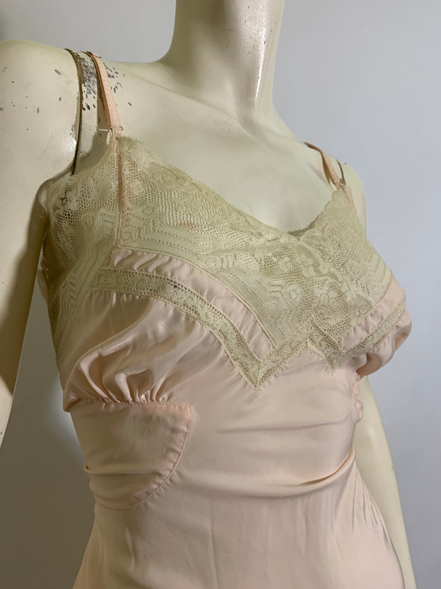 Pink Rayon Embroidered & Lace Trimmed Full Slip circa 1940s 36