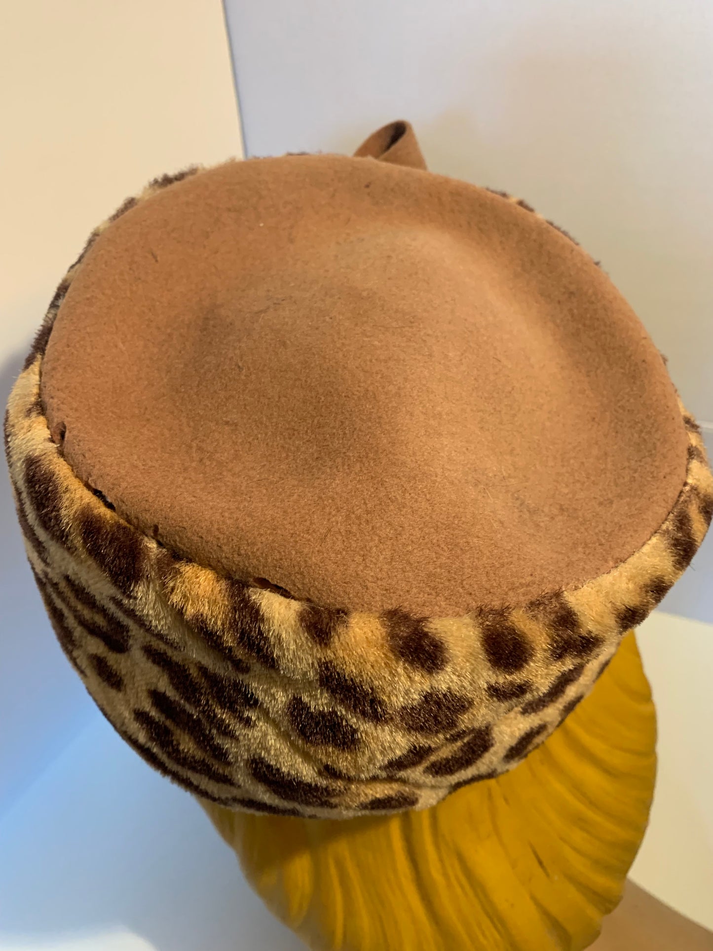 Khaki Wool Round Hat with Leopard Print Faux Fur As Is circa 1940s