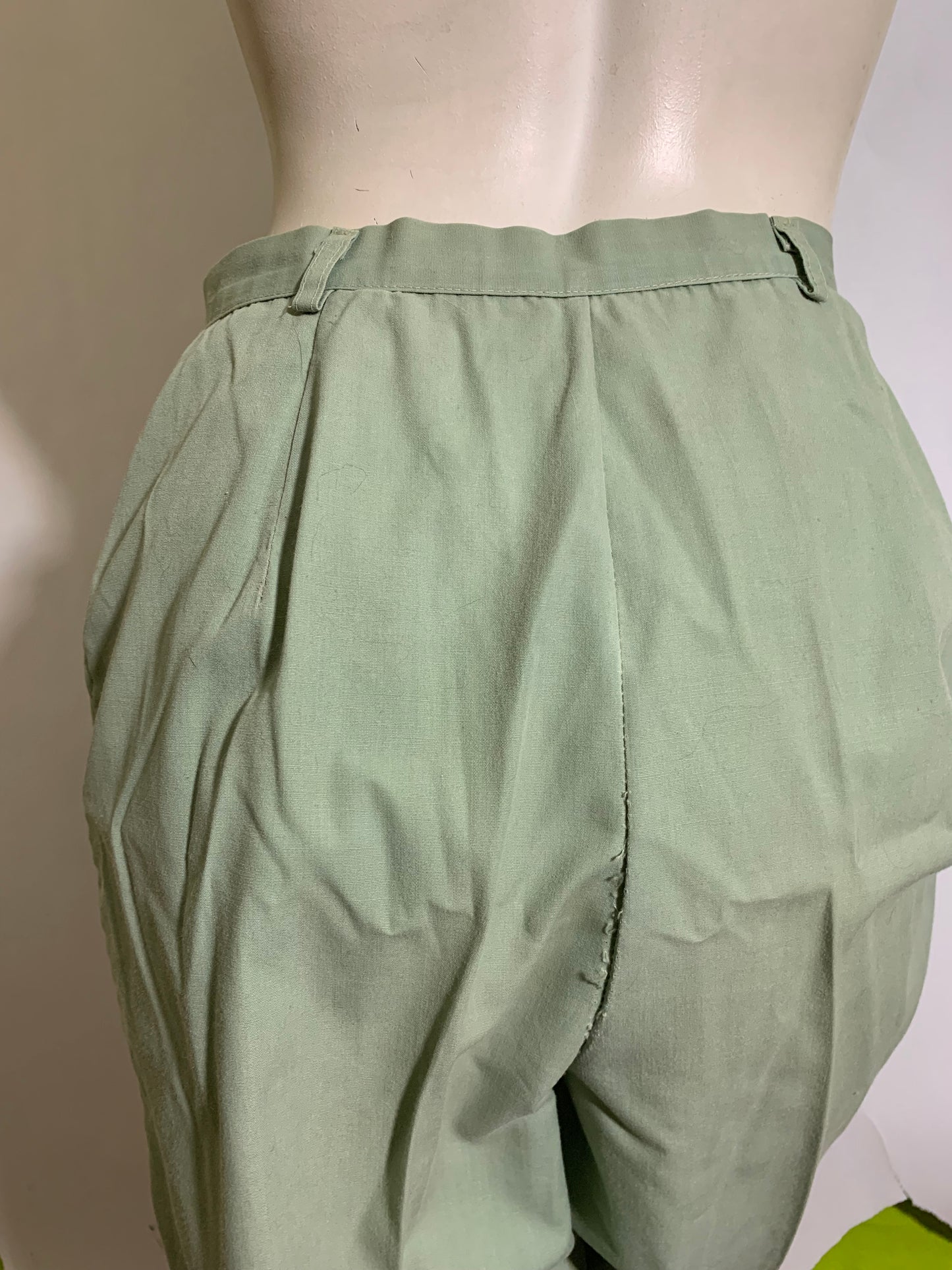 Sea Foam Green Cotton Capri Pants circa 1960s