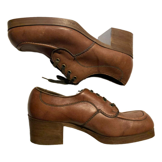 Men's Chunky Heeled Leather Loafer Shoes circa 1970s US 8.5
