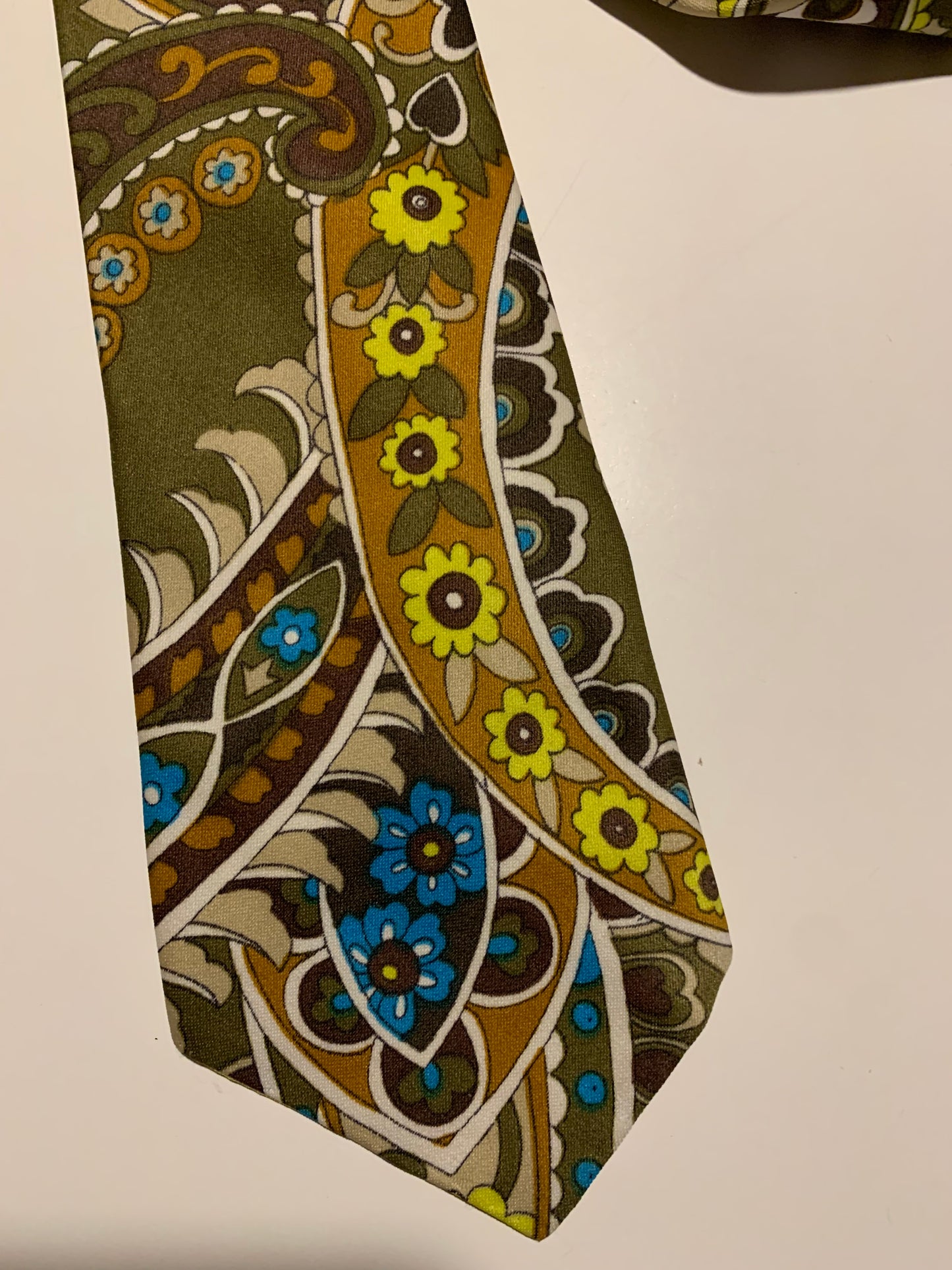 Avocado and Yellow Floral Design Men's Tie circa 1970s