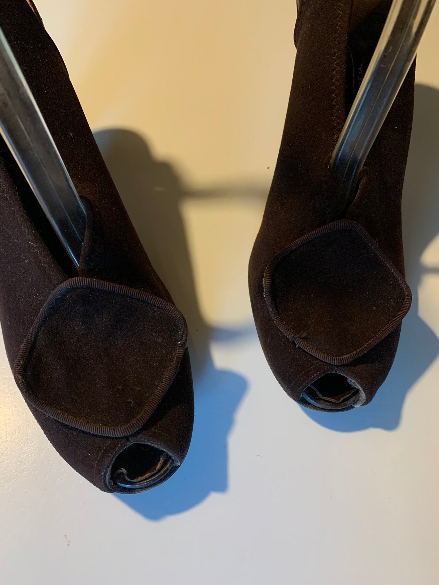 Chunky Heel Slingback Brown Suede Peep Toe Shoes circa 1940s US 6.5