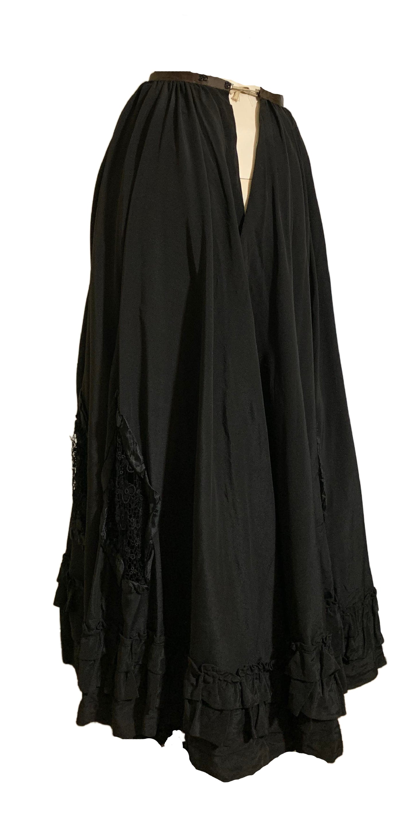 Black Faille Lace and Bow Trimmed Two Piece Mourning Dress and Hat circa 1910s