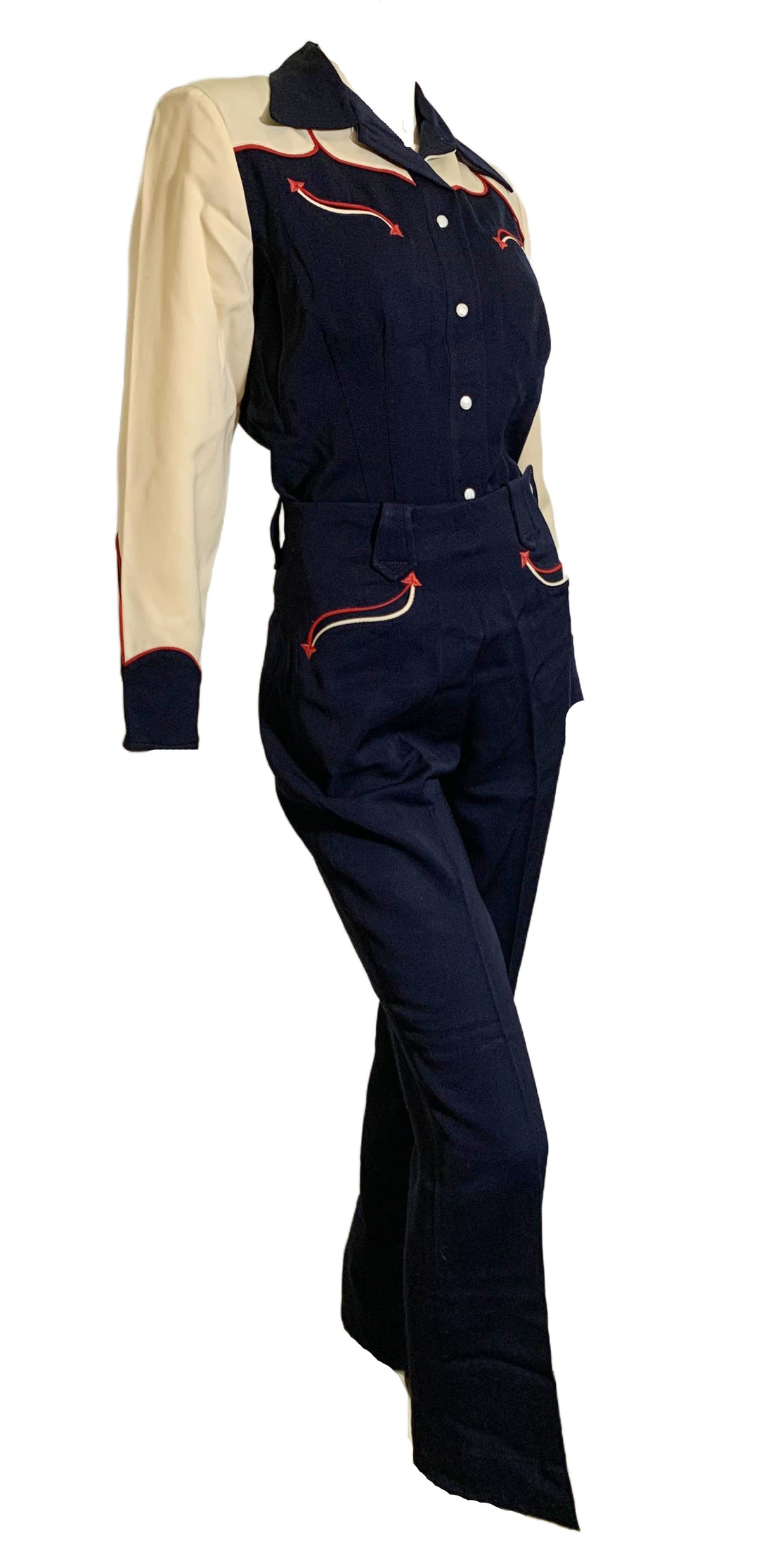GABARDINE SET WITH CONTRAST STITCHING