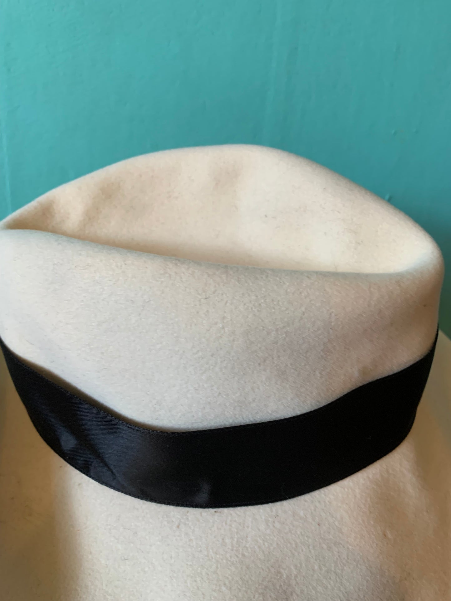 Creamy Felted Wool Fedora Style Hat circa 1980s