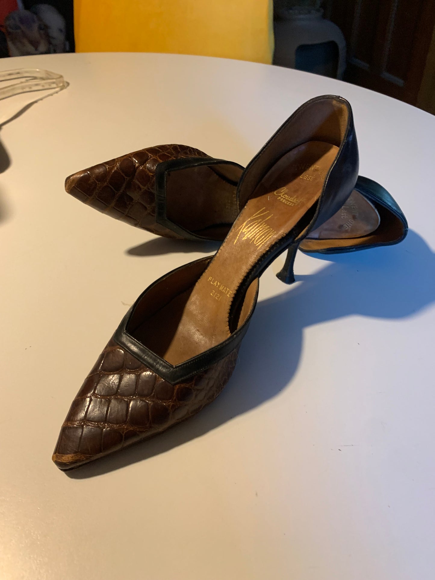 D'Orsay Style Cocoa Brown Alligator High Heel Shoes circa 1960s US 4N
