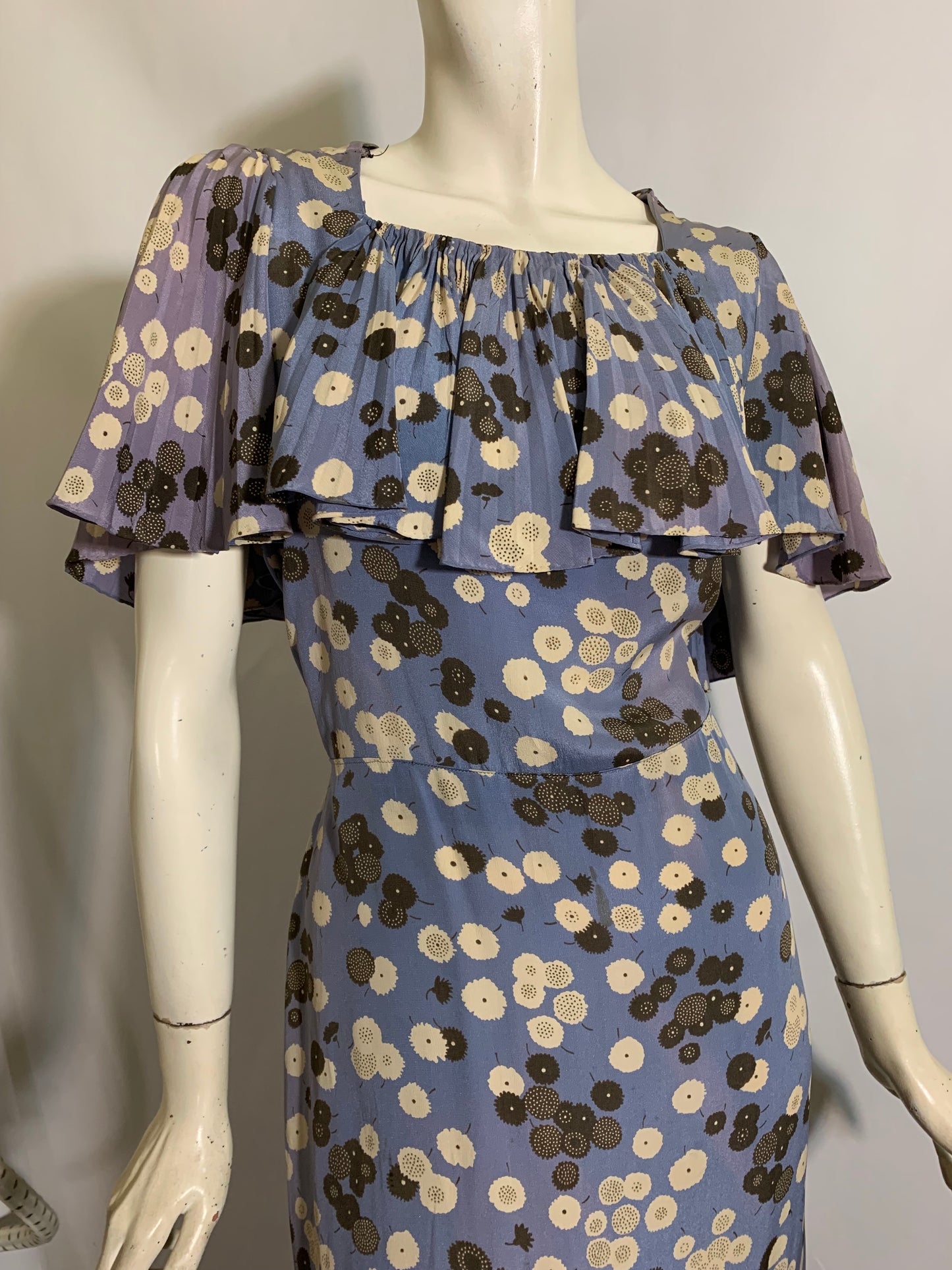 Art Deco Print Lilac Silk Dress with Caped Pleated Sleeves circa 1930s