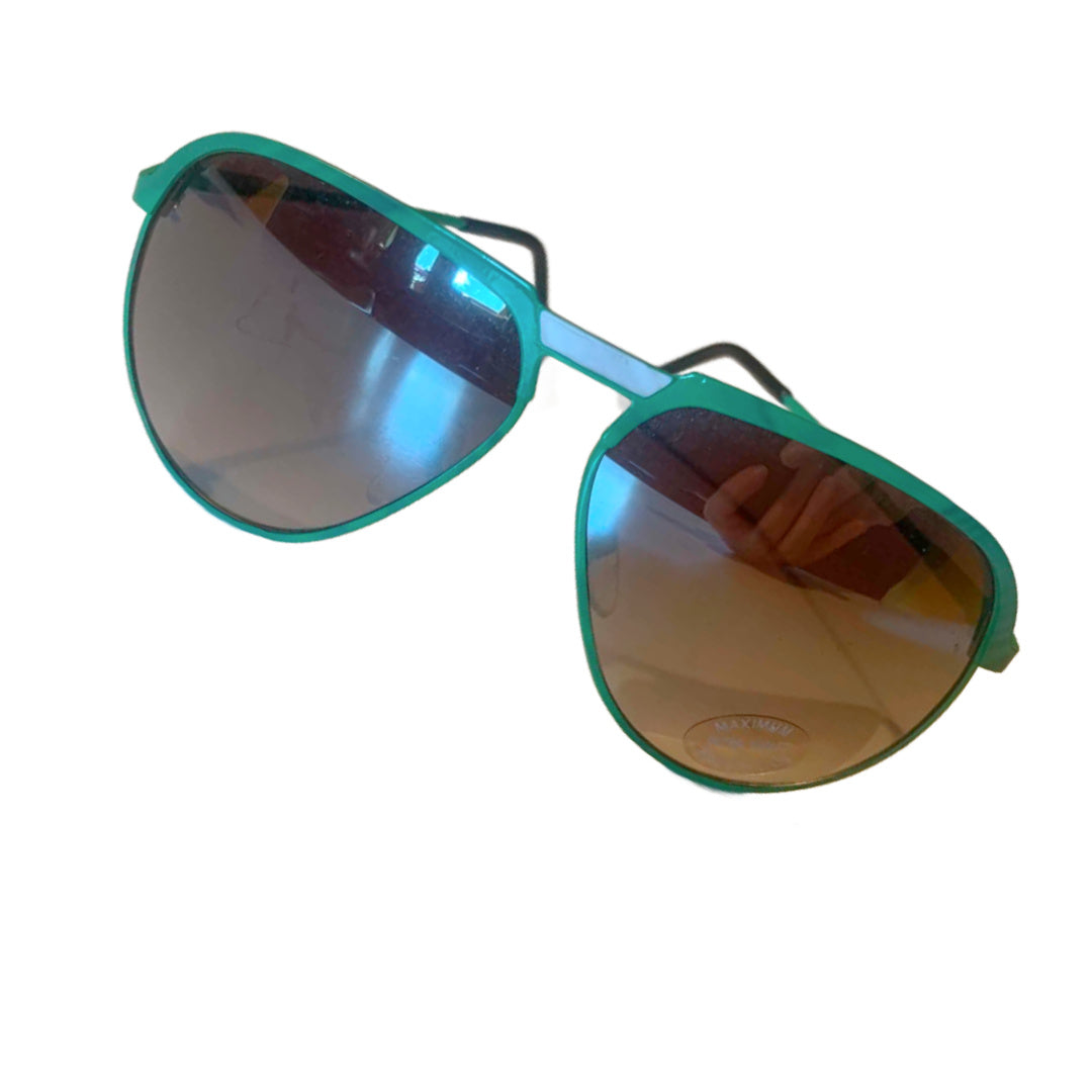 Kelly Green Aviator Style Metal Frame Sunglasses circa 1980s