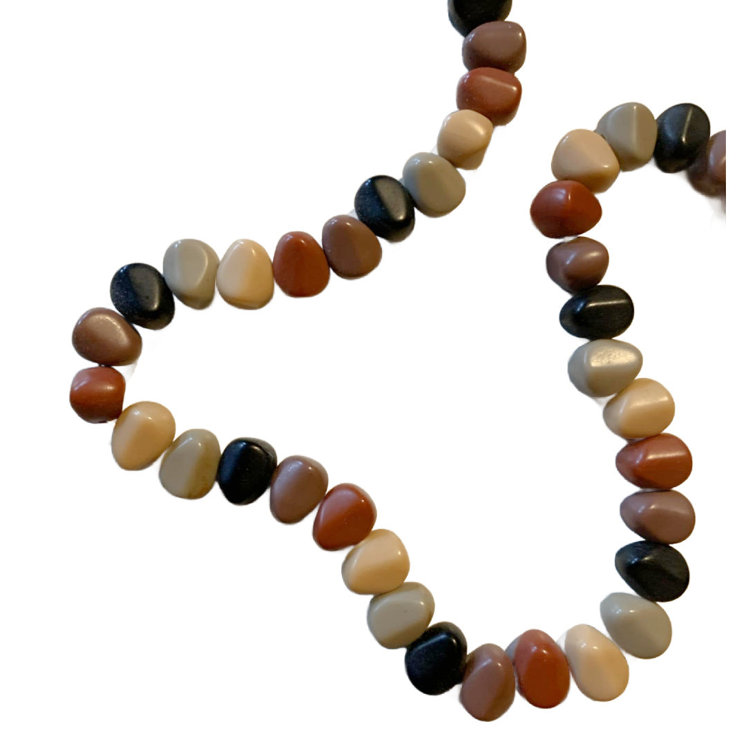 Charming Faux Rock Look Bead Necklace circa 1970s