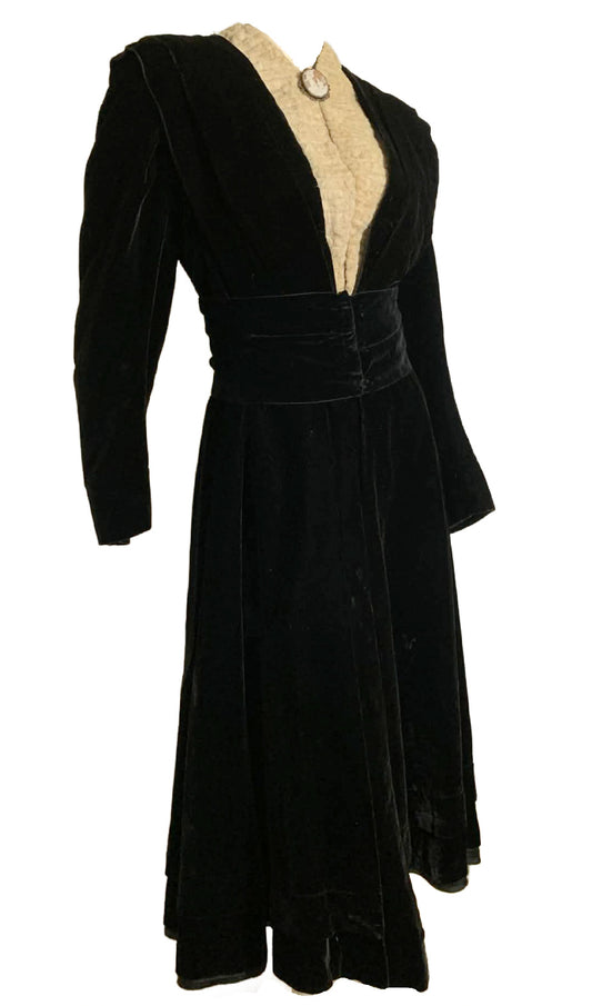 Black Velvet and Sculpted Fur Coat Slit Back circa 1890s