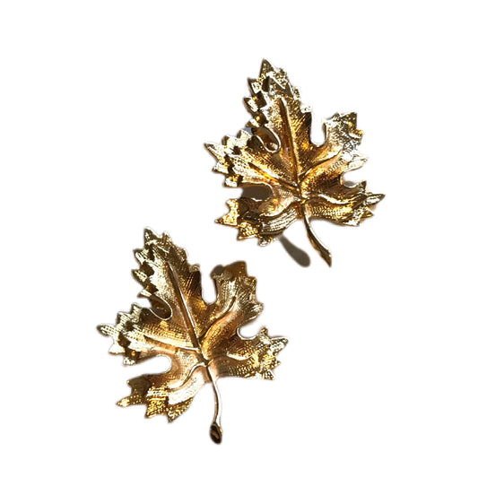 Gold Tone Metal Maple Leaf Clip Earrings circa 1970s