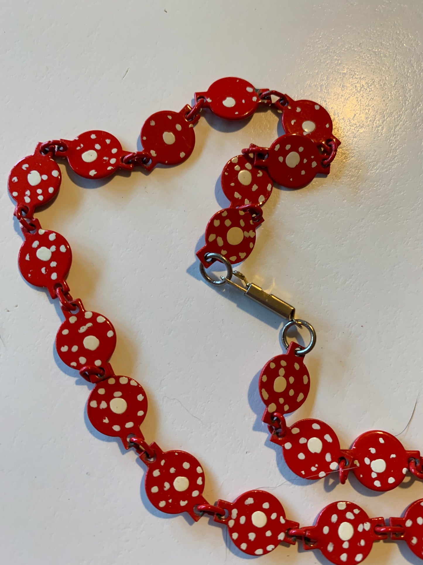 Red and White Polka Dot Enameled Metal Link Choker Necklace circa 1940s