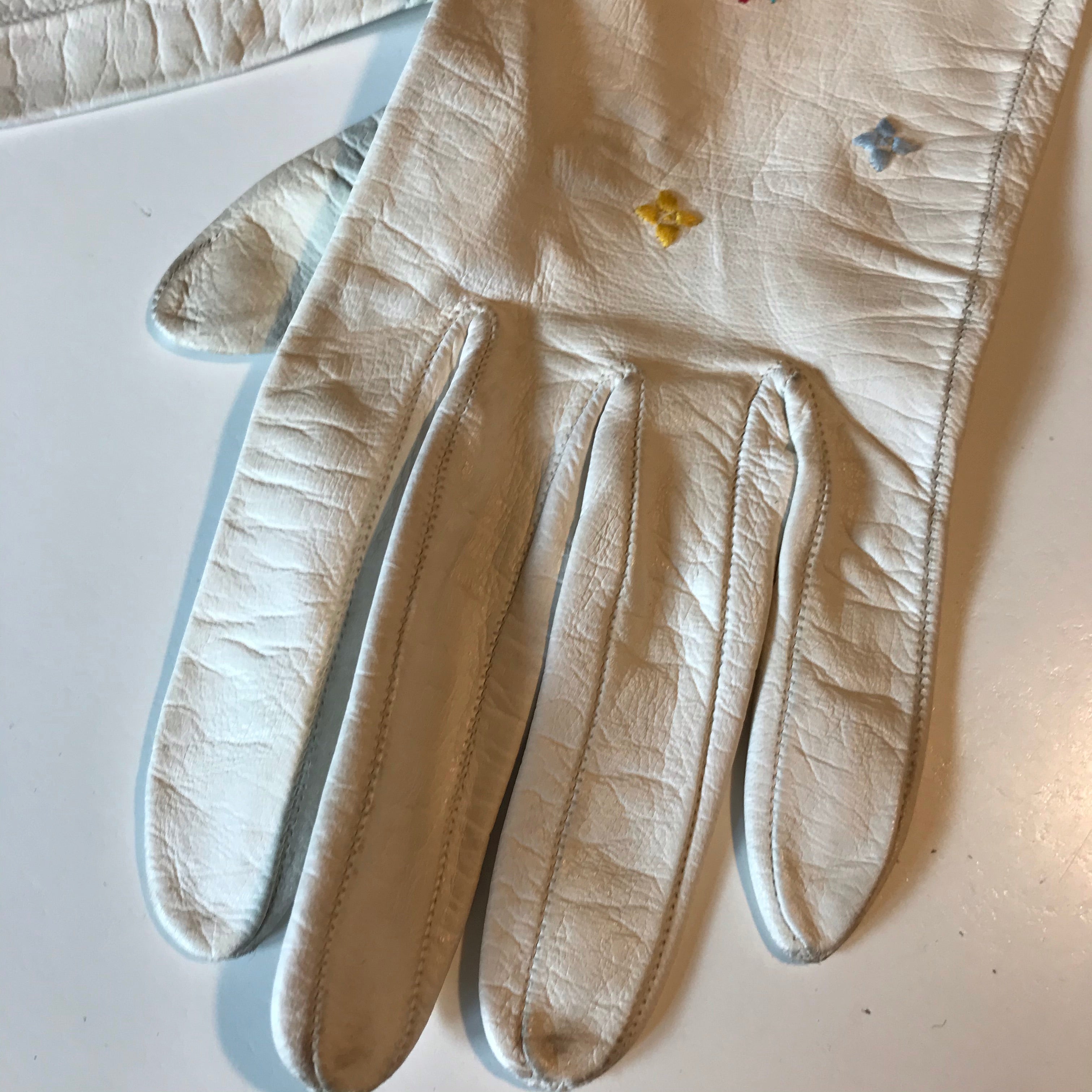 Pastel Floral Embroidered White Leather Gloves circa 1950s Dorothea s Closet Vintage