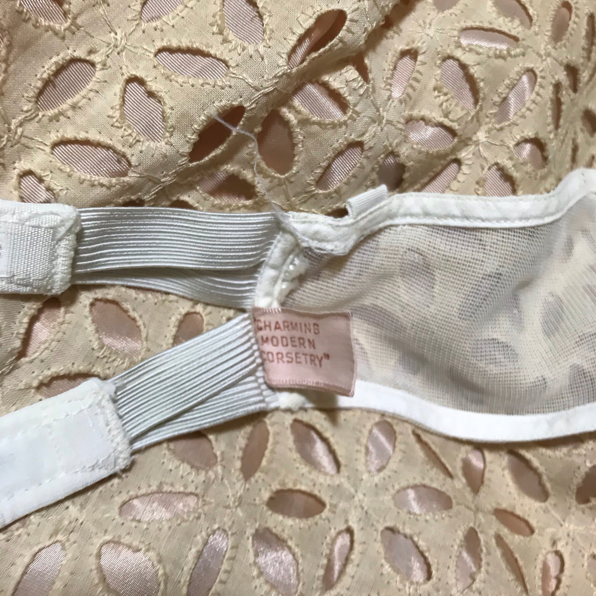White Overbust Wire Circle Cup Bullet Bra circa 1950s – Dorothea's