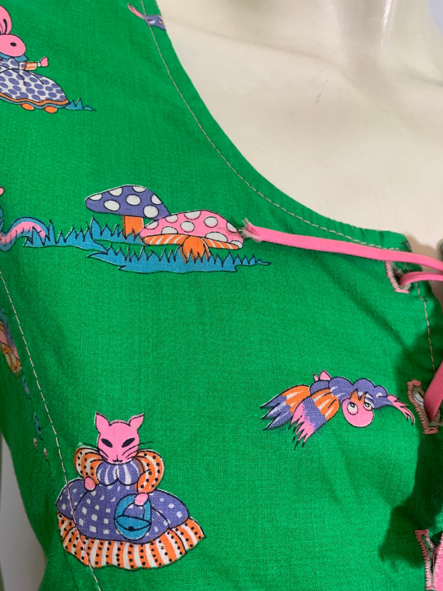 Kitschy Cute Bunny, Cats, Birds and Worms Print Babydoll Blouse circa 1970s