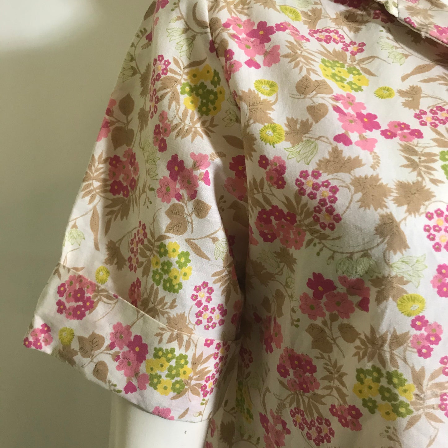 Pink and Tan Floral Cotton Blend Button Down Blouse circa 1960s